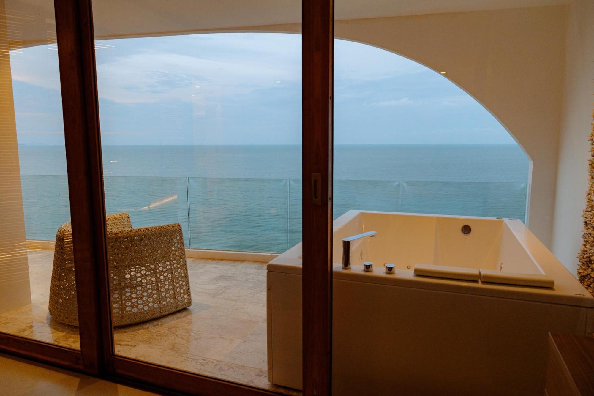 Elite Atoll Beachfront Hotel Khanom Værelse billede